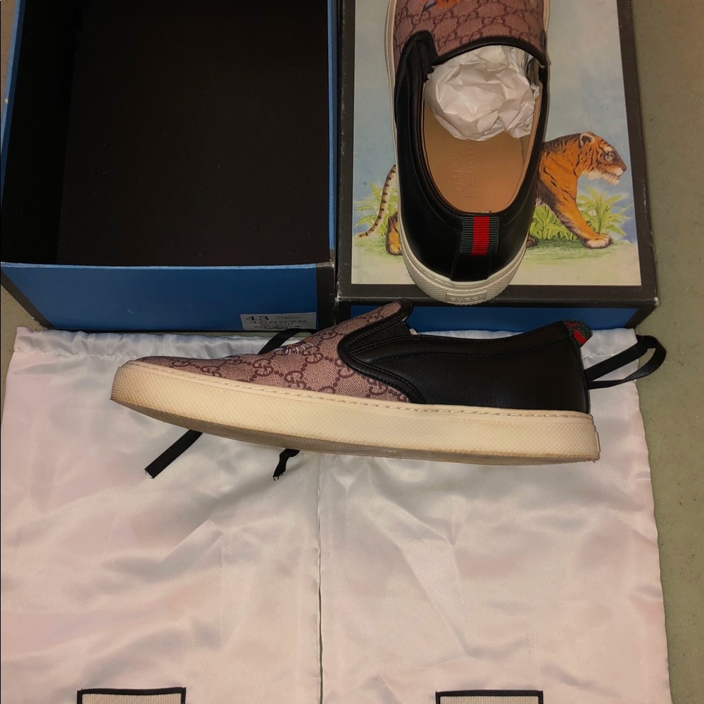!GUCCI TIGER SLIP-ON SHOES! - Picture 4 of 10